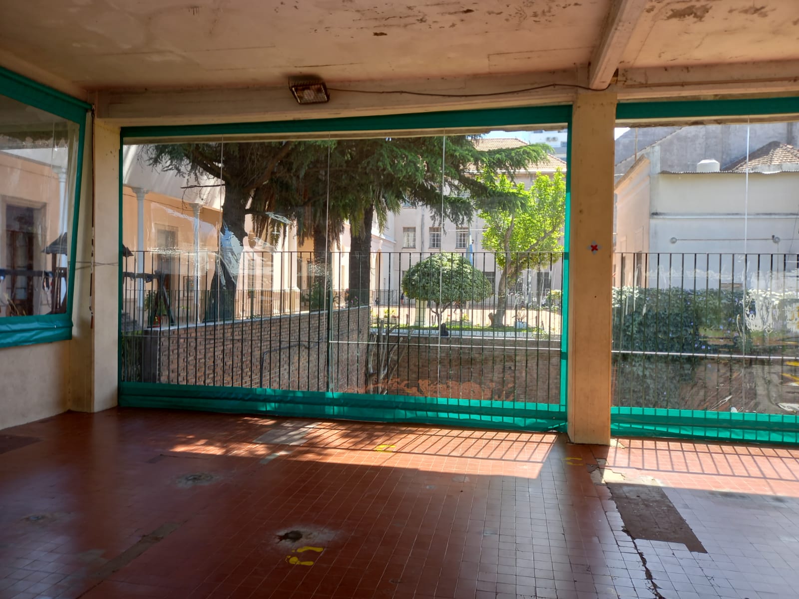 Toldo vertical instalado - trabajo 2