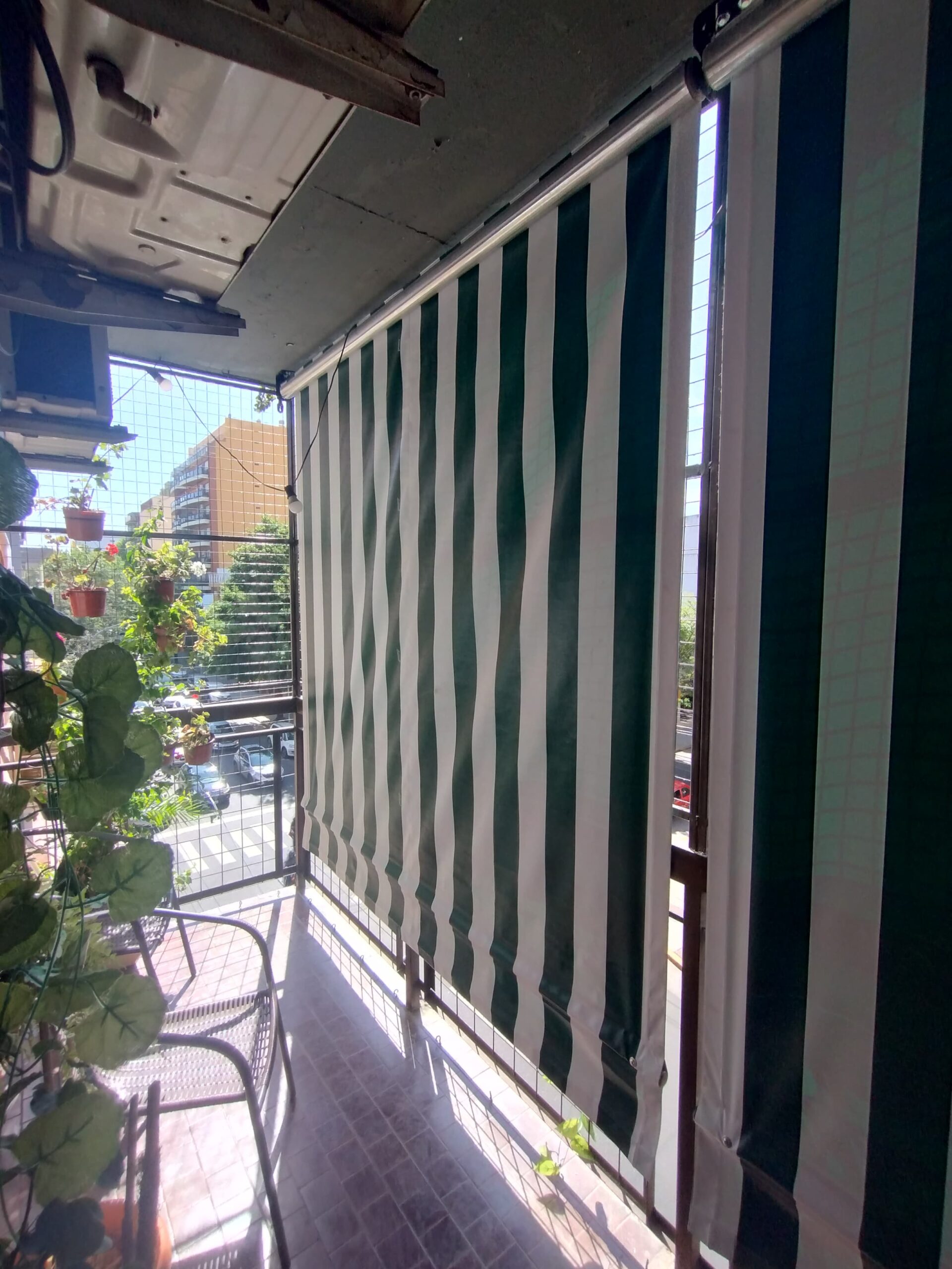 Toldo vertical instalado - trabajo 8