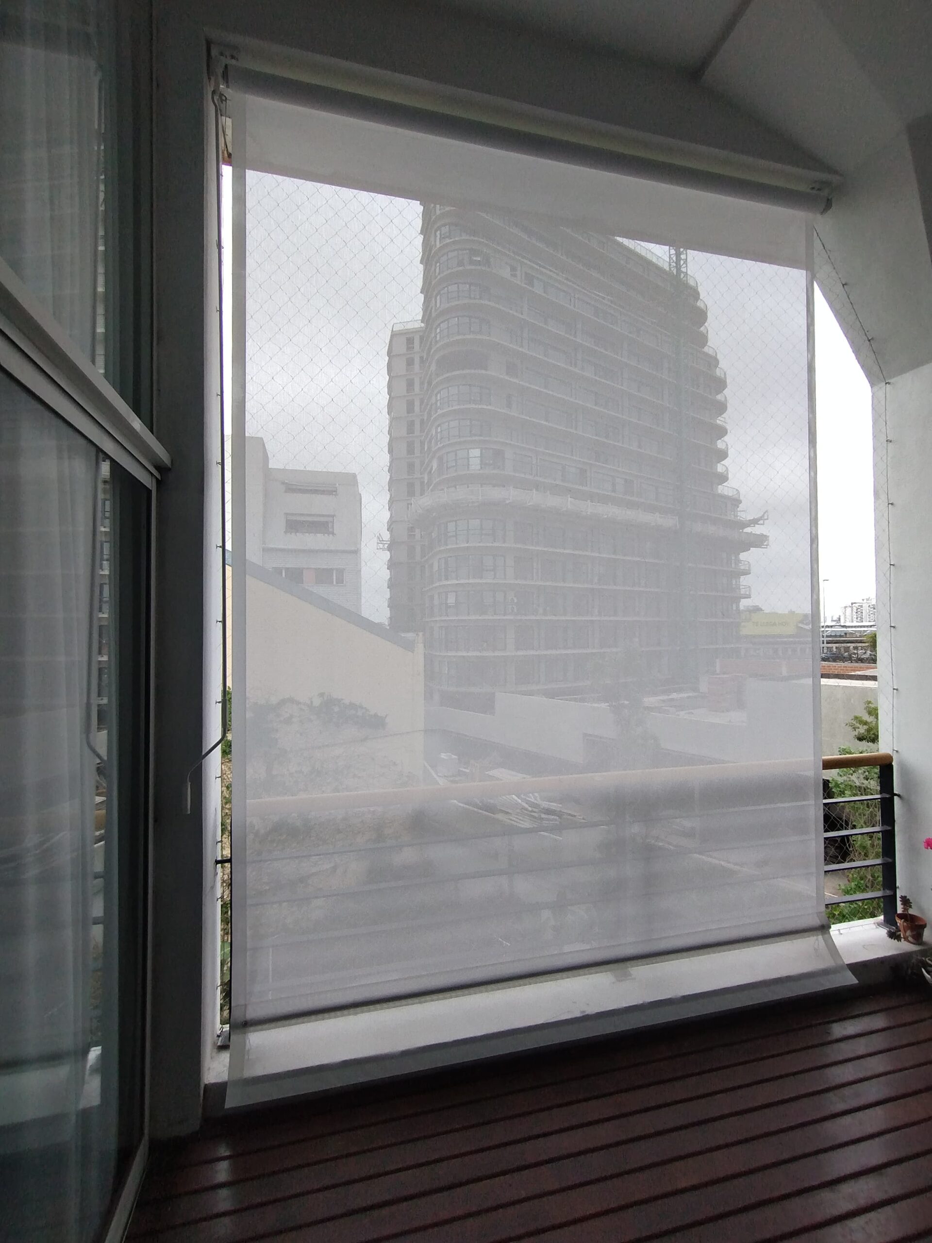 Toldo vertical instalado - trabajo 6