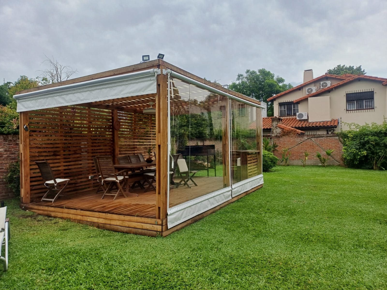 Cerramiento de lona instalado - trabajo 8