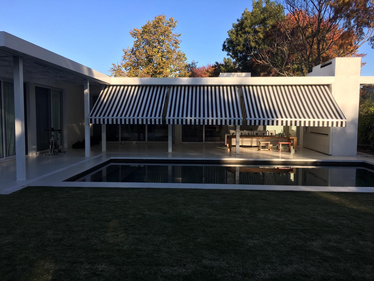 Toldo brazo invisible instalado - trabajo 2