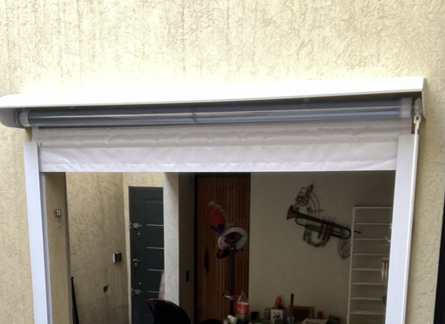 Cubretoldo de aluminio para toldo vertical