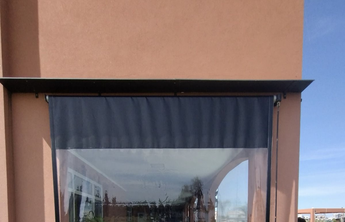 Cubretoldo de chapa para toldo vertical