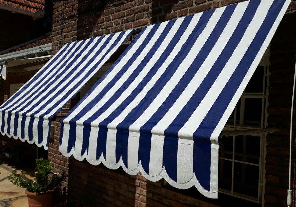 Toldo punto recto con lona vinílica económica