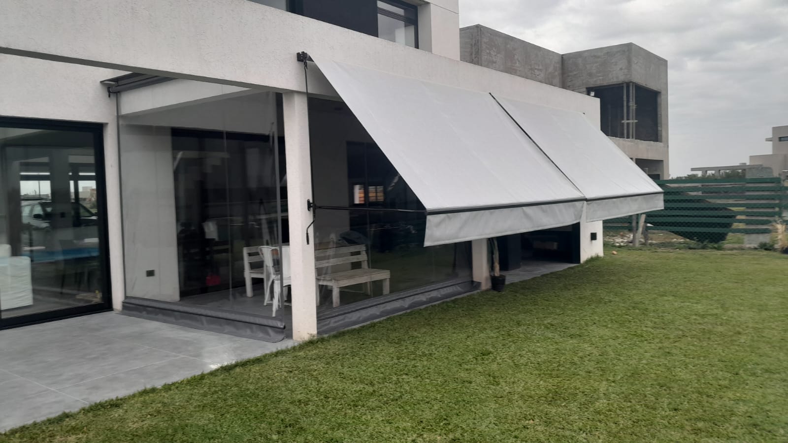 Toldo punto recto con lona acrílica premium