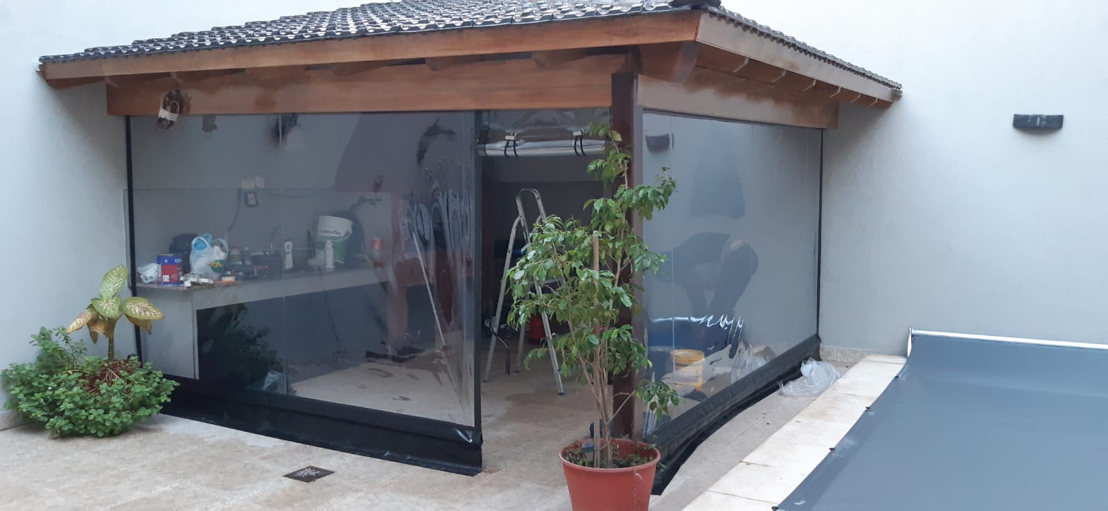 Cerramiento de lona instalado - trabajo 4