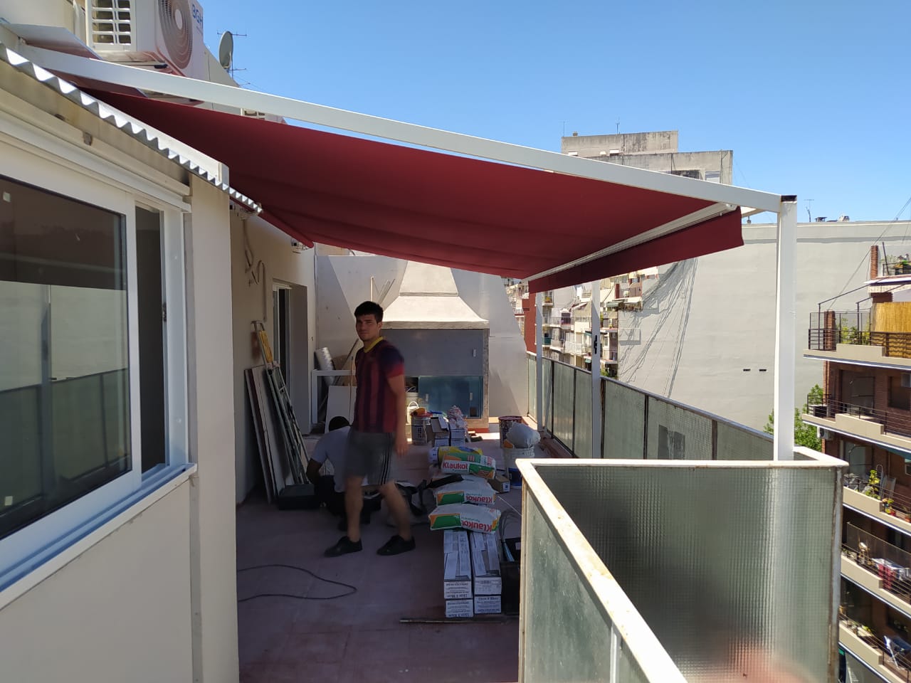 Toldo deslizante instalado - trabajo 4
