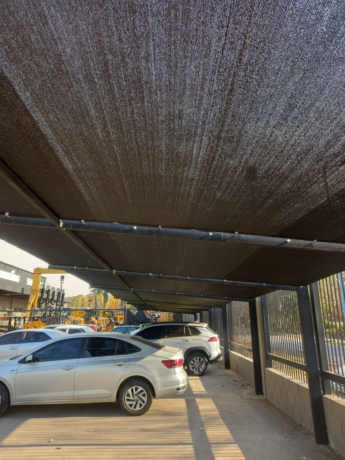 Lona a medida para techo de cochera